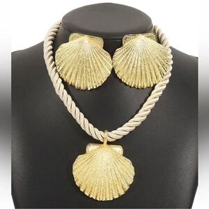 Anthropologie Seashell Gold Cream Rope Chain Earrings Necklace Set